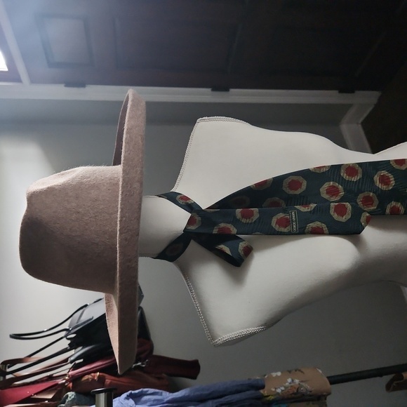 Multiple Hats - Picture 2 of 6